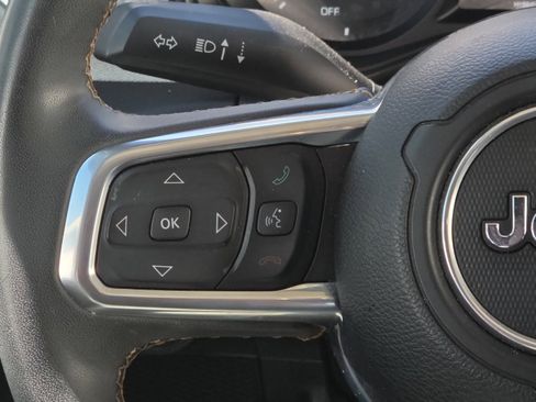 Used 2024 Jeep Wrangler Unlimited Sahara AWD/4WD image 19
