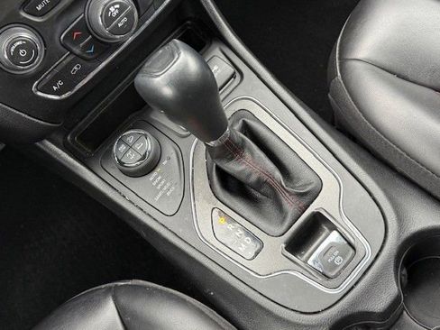 Used 2022 Jeep Cherokee Trailhawk w/ Sun, Sound & Nav Group image 24