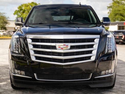 Used 2016 Cadillac Escalade ESV Luxury AWD/4WD image 6