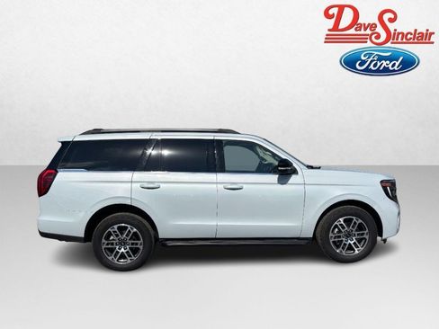 Used 2025 Ford Expedition Active image 5
