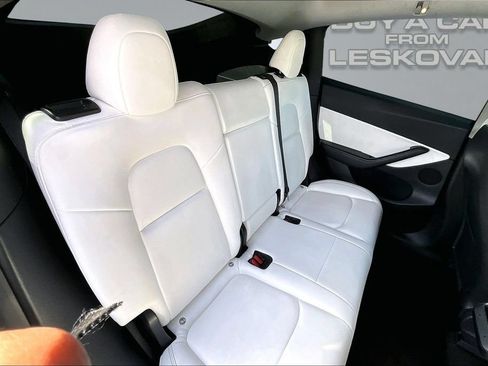Used 2021 Tesla Model Y Long Range AWD/4WD image 25