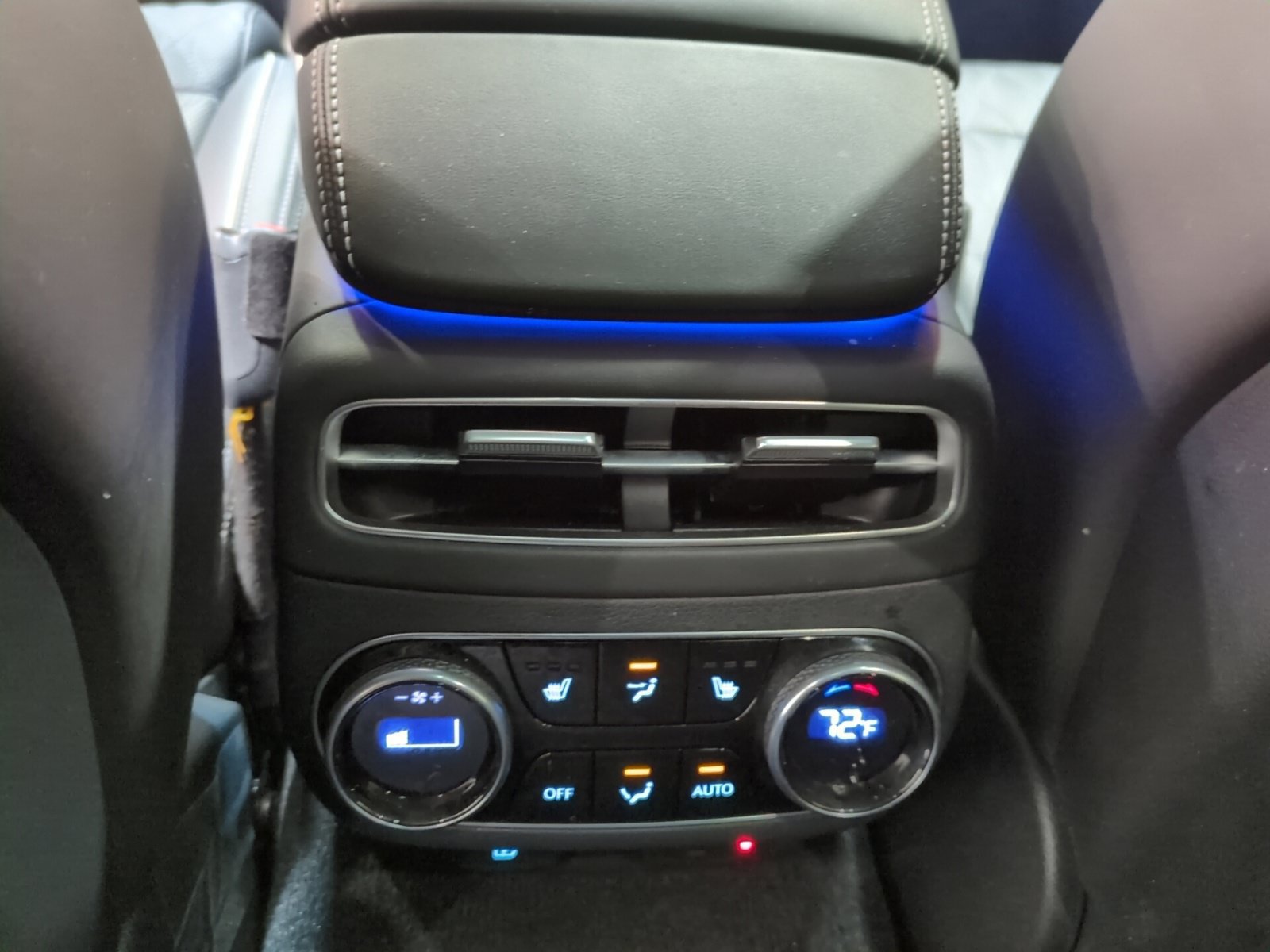 Certified 2025 Genesis GV70 3.5T Sport w/ Sport Prestige Package AWD/4WD image 15