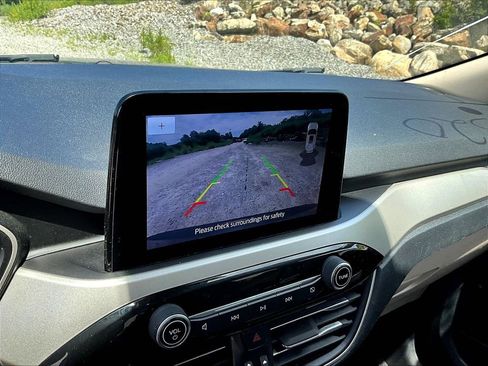 Used 2020 Ford Escape SE image 20