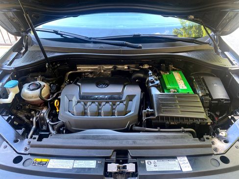 Used 2020 Volkswagen Tiguan SEL Premium R-Line image 43