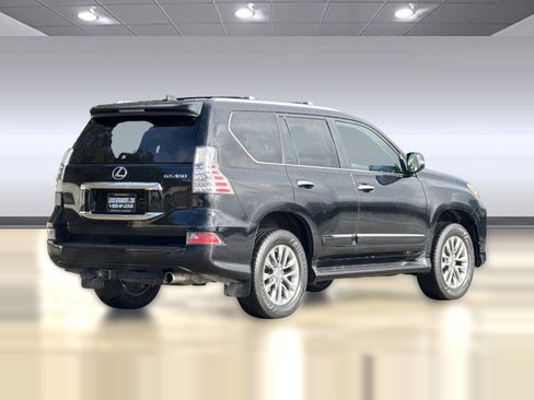 Used 2017 Lexus GX 460 Luxury w/ Preferred Accessory Package image 8