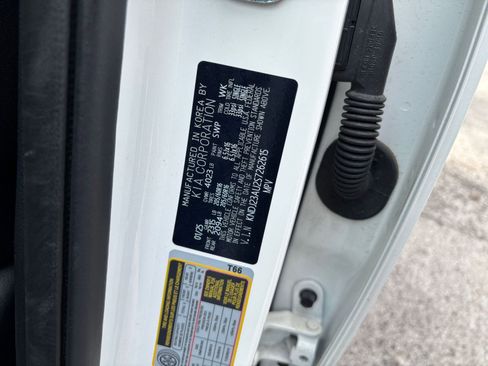 Used 2025 Kia Soul LX w/ LX Technology Package image 23