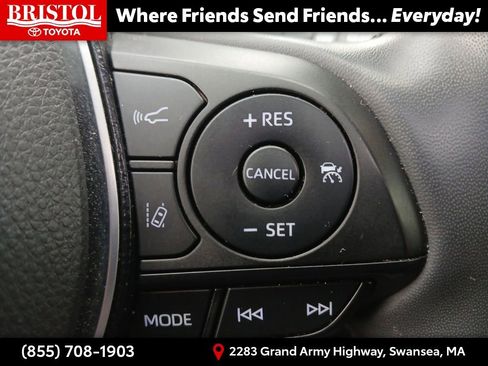 Used 2020 Toyota RAV4 XLE Premium image 31