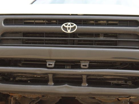 Used 1993 Toyota Pickup 2WD Regular Cab image 30