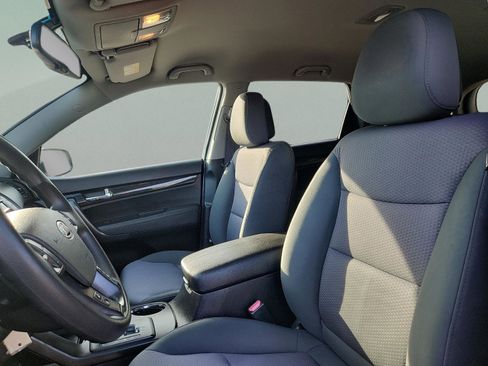 Used 2013 Kia Sorento LX w/ Convenience Pkg image 15
