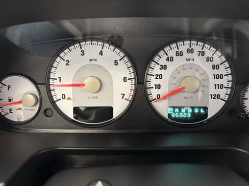 Used 2006 Chrysler Sebring GTC w/ Security Group image 23