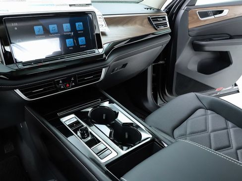 New 2026 Volkswagen Atlas SE FWD image 23