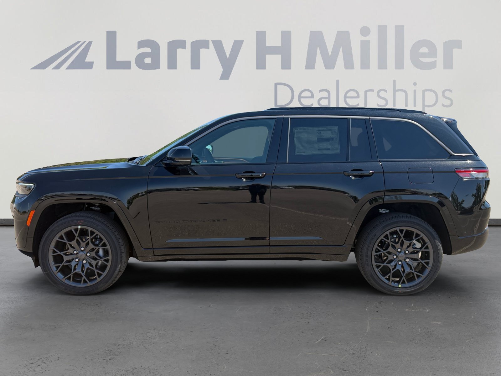 New 2026 Jeep Grand Cherokee Summit w/ Obsidian Package AWD/4WD image 3