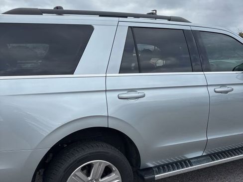 Used 2020 Ford Expedition XLT w/ Equipment Group 202A image 9