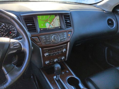 Used 2020 Nissan Pathfinder Platinum image 20