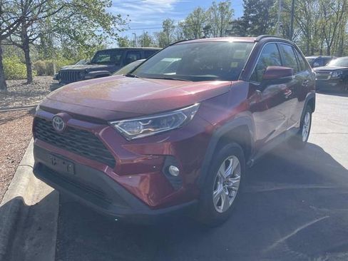 Used 2021 Toyota RAV4 XLE w/ Convenience Package image 1