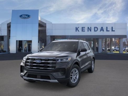 Used 2026 Ford Explorer Active AWD/4WD image 2