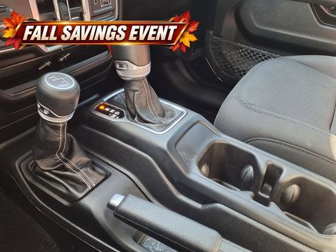 Used 2023 Jeep Wrangler Unlimited Sahara AWD/4WD image 19
