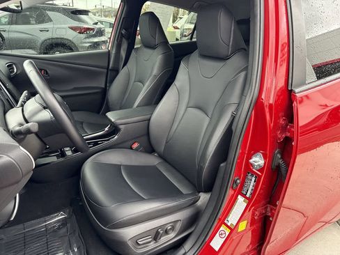 Used 2022 Toyota Prius Prime Limited image 11