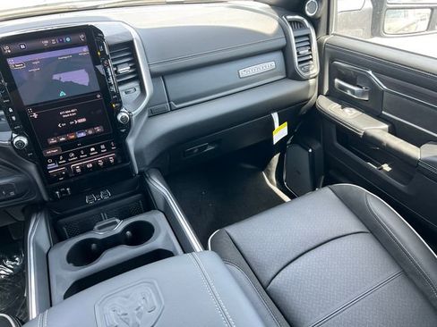 New 2026 RAM 2500 Laramie AWD/4WD image 38