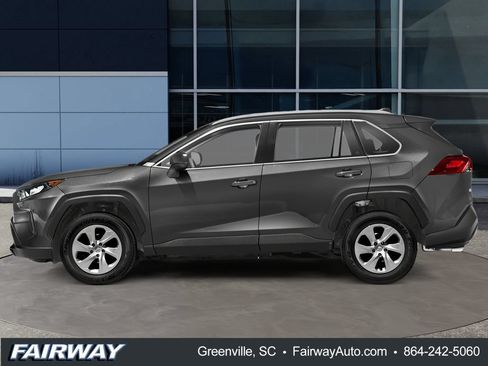 Used 2022 Toyota RAV4 LE FWD image 3