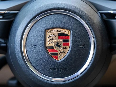Used 2022 Porsche Macan w/ Premium Package Plus AWD/4WD image 24
