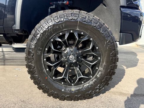 Used 2023 Chevrolet Silverado 2500 High Country w/ Z71 Off-Road Package AWD/4WD image 10