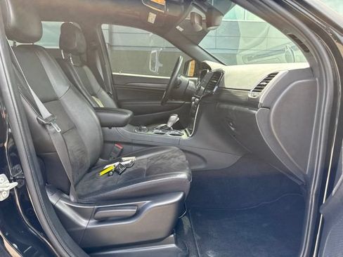 Used 2022 Jeep Grand Cherokee Laredo X AWD/4WD image 10