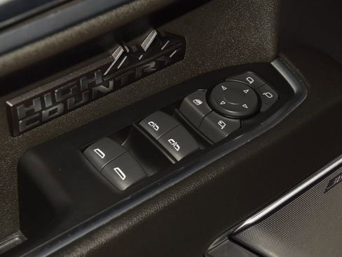 Used 2024 Chevrolet Silverado 1500 High Country w/ High Country Premium Package AWD/4WD image 46