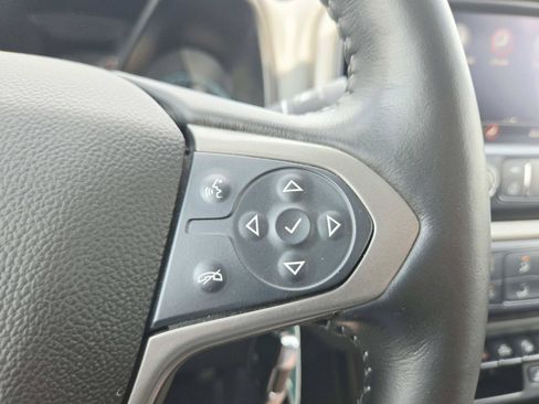 Used 2019 Chevrolet Colorado Z71 AWD/4WD image 24