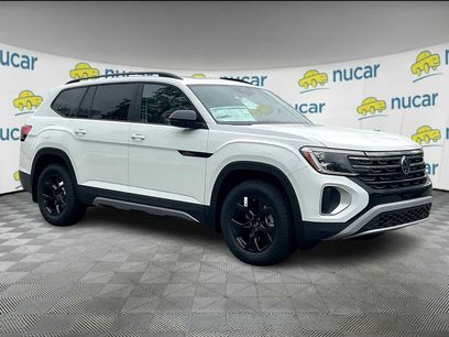 New 2025 Volkswagen Atlas Peak Edition SE