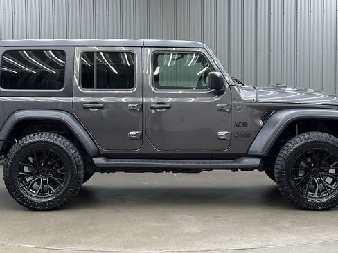 Used 2024 Jeep Wrangler Unlimited Sport AWD/4WD image 6