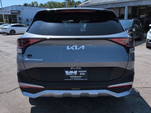Certified 2025 Kia Sportage LX FWD image 6
