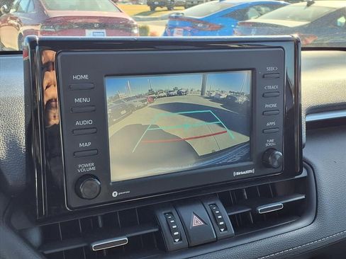 Used 2020 Toyota RAV4 XLE Premium image 5