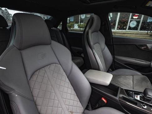 Used 2022 Audi S4 Premium image 32