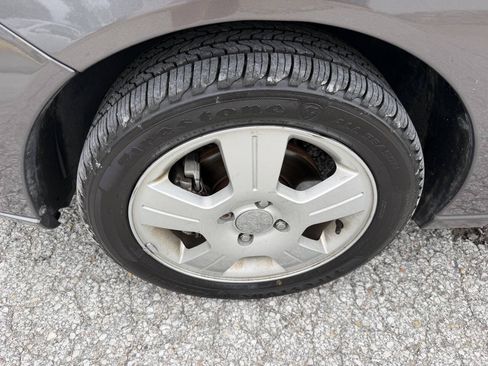 Used 2007 Ford Focus SE FWD image 9