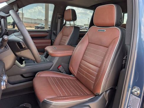 Used 2025 GMC Sierra 2500 Denali Ultimate AWD/4WD image 24