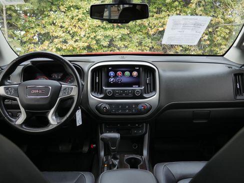 Used 2015 GMC Canyon SLT image 9