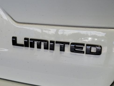 Used 2023 Jeep Grand Cherokee Limited w/ Black Appearance Package RWD image 7