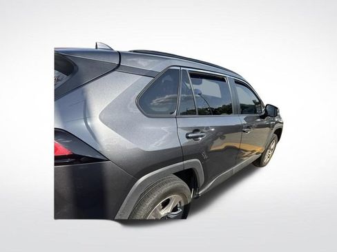 Used 2022 Toyota RAV4 XLE AWD/4WD image 7