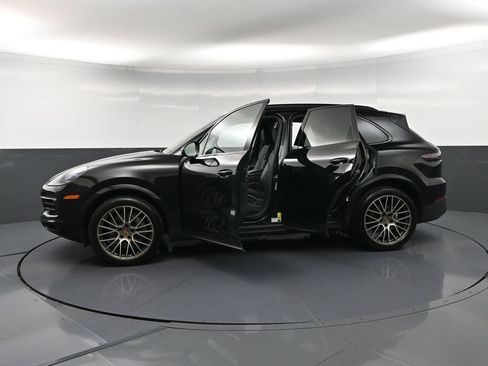 Certified 2023 Porsche Cayenne S Platinum AWD/4WD image 35