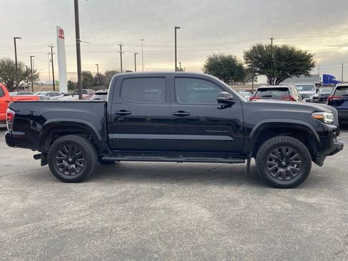 Used 2022 Toyota Tacoma Limited image 4