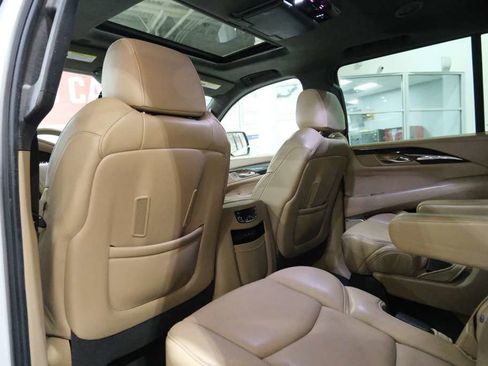 Used 2020 Cadillac Escalade ESV Platinum AWD/4WD image 21