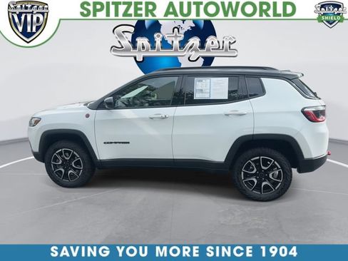 Used 2025 Jeep Compass Trailhawk AWD/4WD image 6