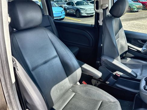 Used 2017 Mercedes-Benz Metris Passenger image 30