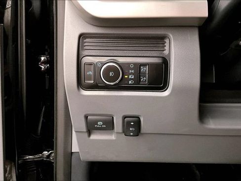 Used 2023 Ford F350 XLT AWD/4WD image 38