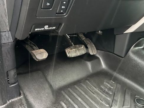 Used 2020 Ford F350 Lariat image 31