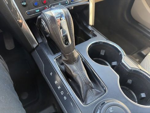 Used 2018 Ford Explorer Limited image 22