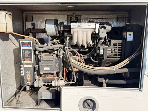 Used 2009 GMC Savana 3500 image 8