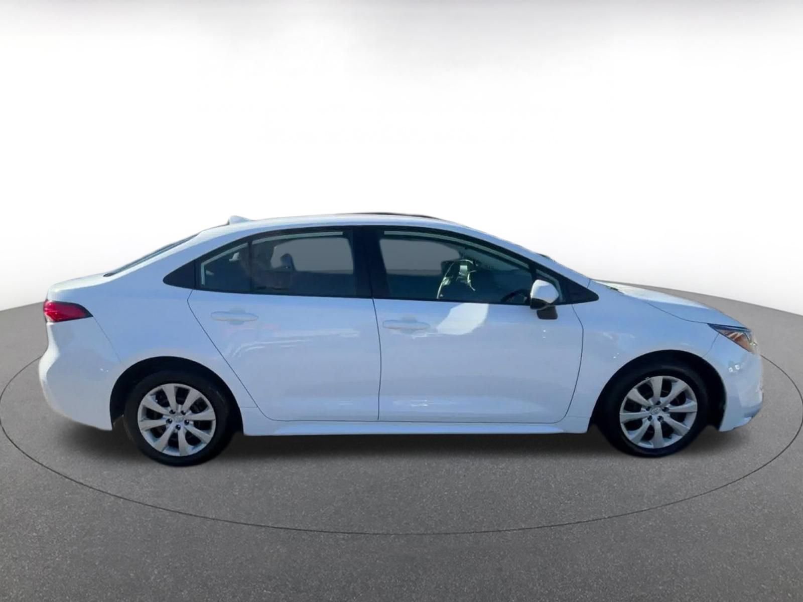 Used 2025 Toyota Corolla LE FWD image 15