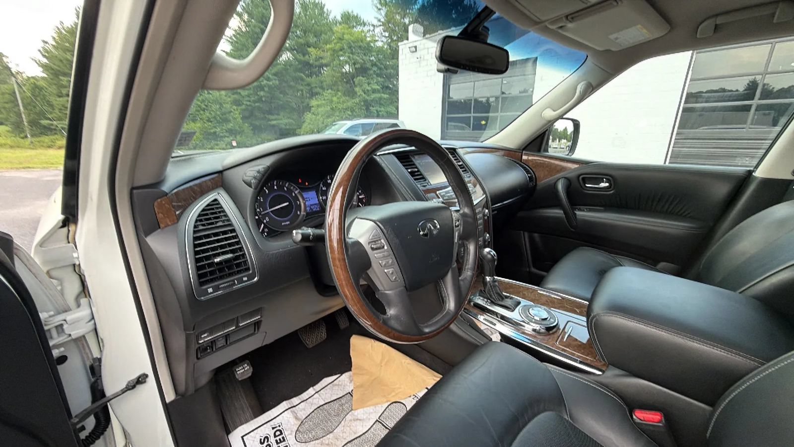 Used 2017 INFINITI QX80 2WD image 17